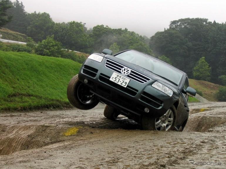 プレミアムSUV・VW『トゥアレグ』---オン/オフ走りの写真蔵