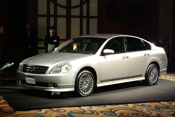 今年デビューの新型車とデザイナーが集合!!　……『プリウス』も