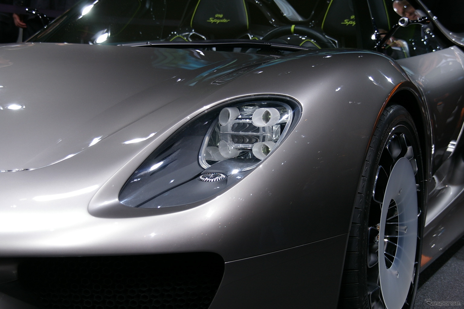 ジュネーブモーターショーで披露された918スパイダー