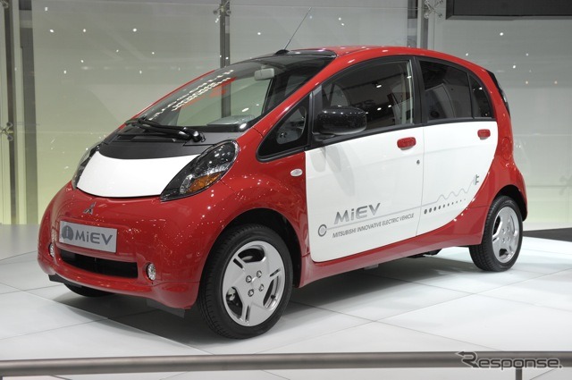 パリモーターショーに展示された欧州仕様のi-MiEV