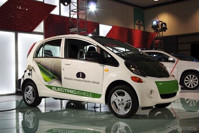 ロサンゼルスモーターショーに展示された北米仕様のi-MiEV