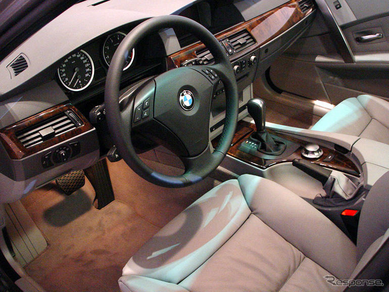 【新型BMW『5シリーズ』写真蔵】思わず振り返るスタイリング