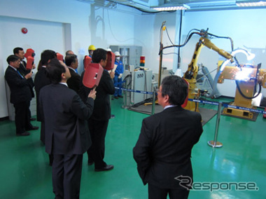 中国新拠点のロボットデモスペース見学