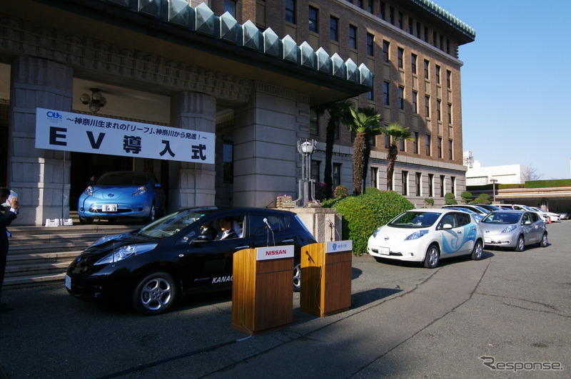 神奈川県庁での納車式