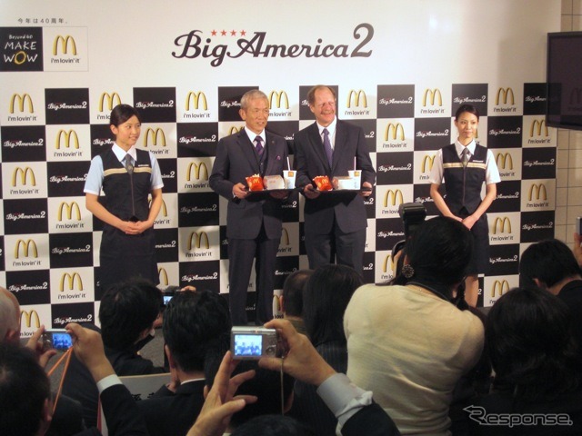 5日の記者会見。向かって左から2人目が原田CEO、米国大使館農産物貿易事務所スティーブ・シュニッツラー所長