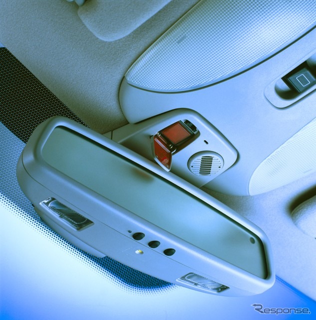 メルセデスベンツのクルマがwebにつながる……新システム発表