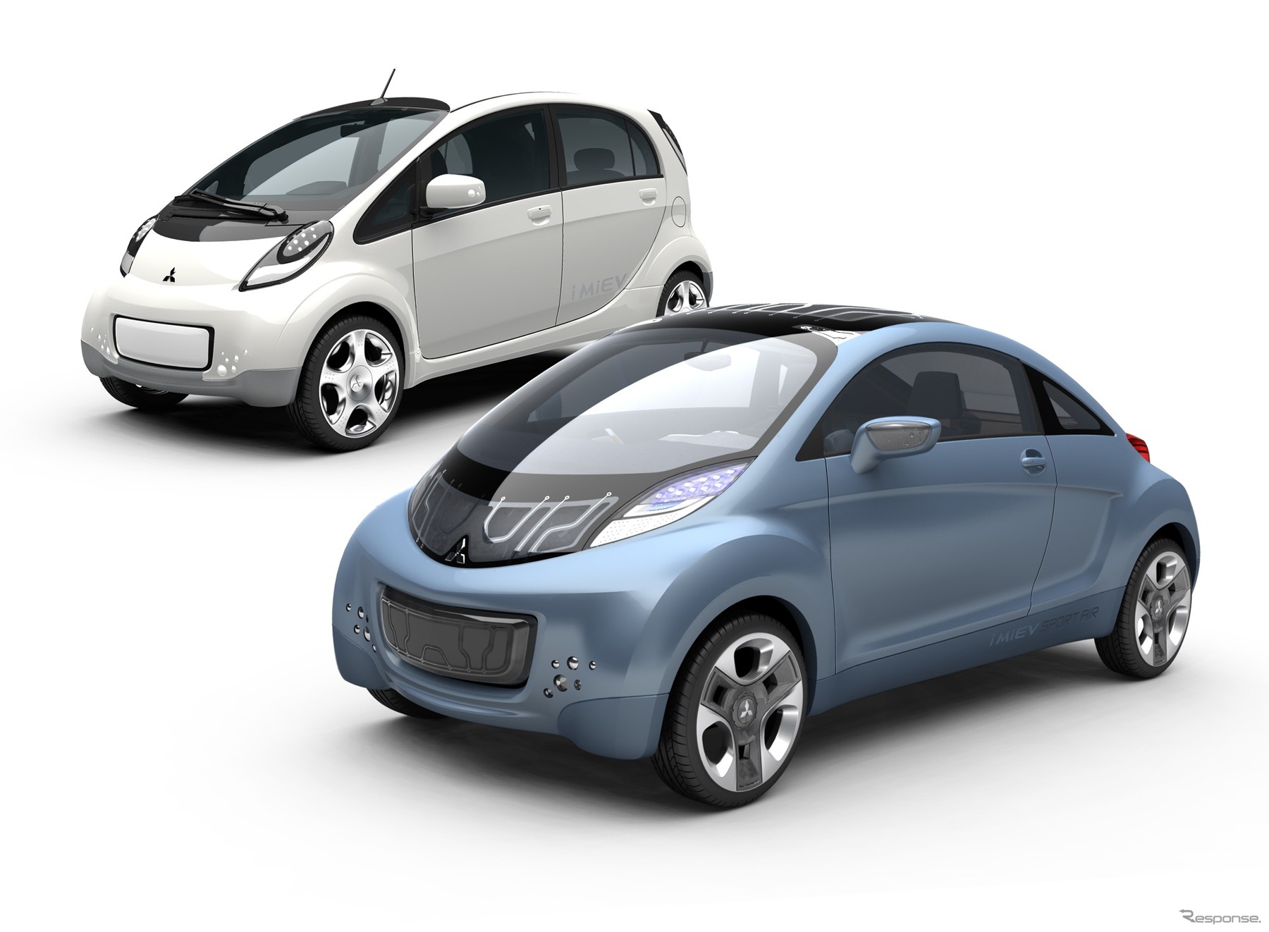 i-MiEV（白）とi-MiEVスポーツエア・コンセプト