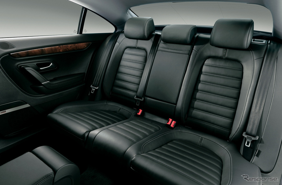 パサート CC 後部座席