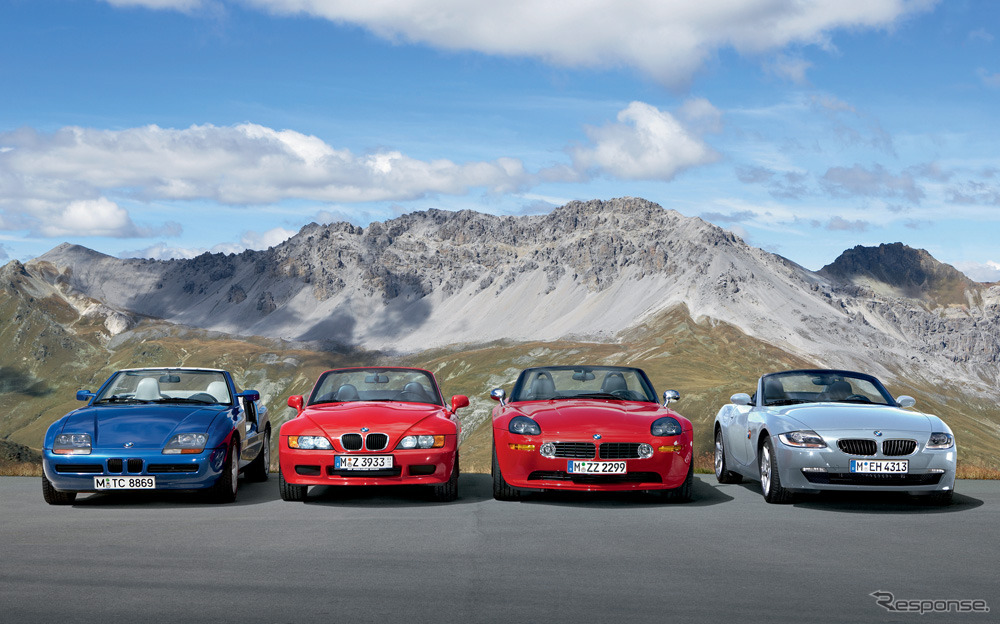 BMWのロードスターモデル。左からZ1、Z3、Z8、Z4旧型