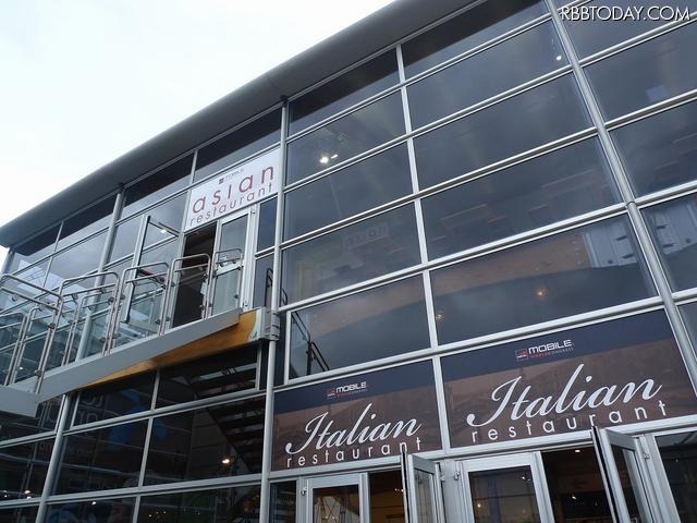 会場内のレストランにはアジアやイタリアンフードなど、各国の料理が楽しめる 会場内のレストランにはアジアやイタリアンフードなど、各国の料理が楽しめる