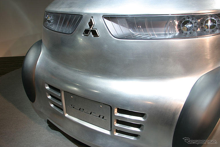 【東京ショー2003出品車】フロアに革を使用!……三菱『SE・RO』