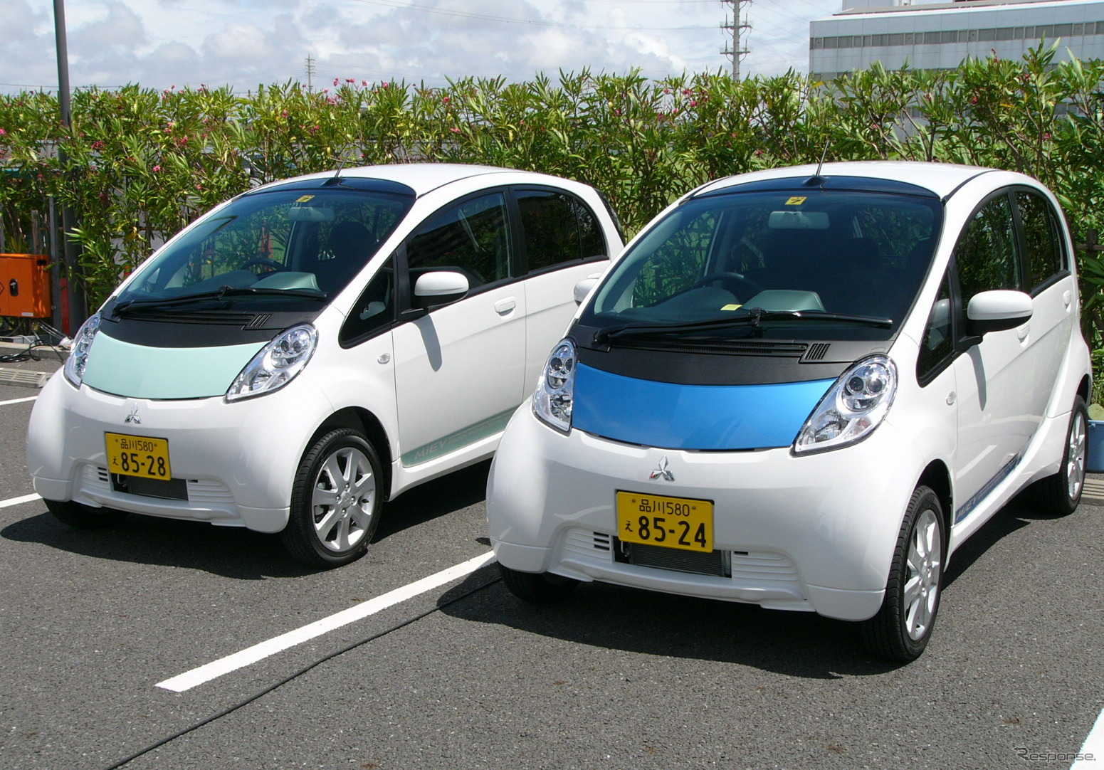 電気自動車のi-MiEV。電力供給があれば家庭用電源からも充電が可能だ