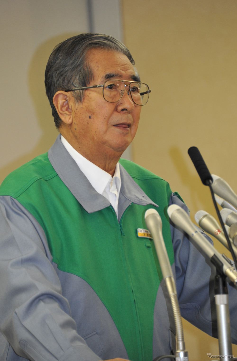 「4月に野菜が枯渇するかもしれない」と、石原都知事（24日・都庁）撮影＝中島みなみ