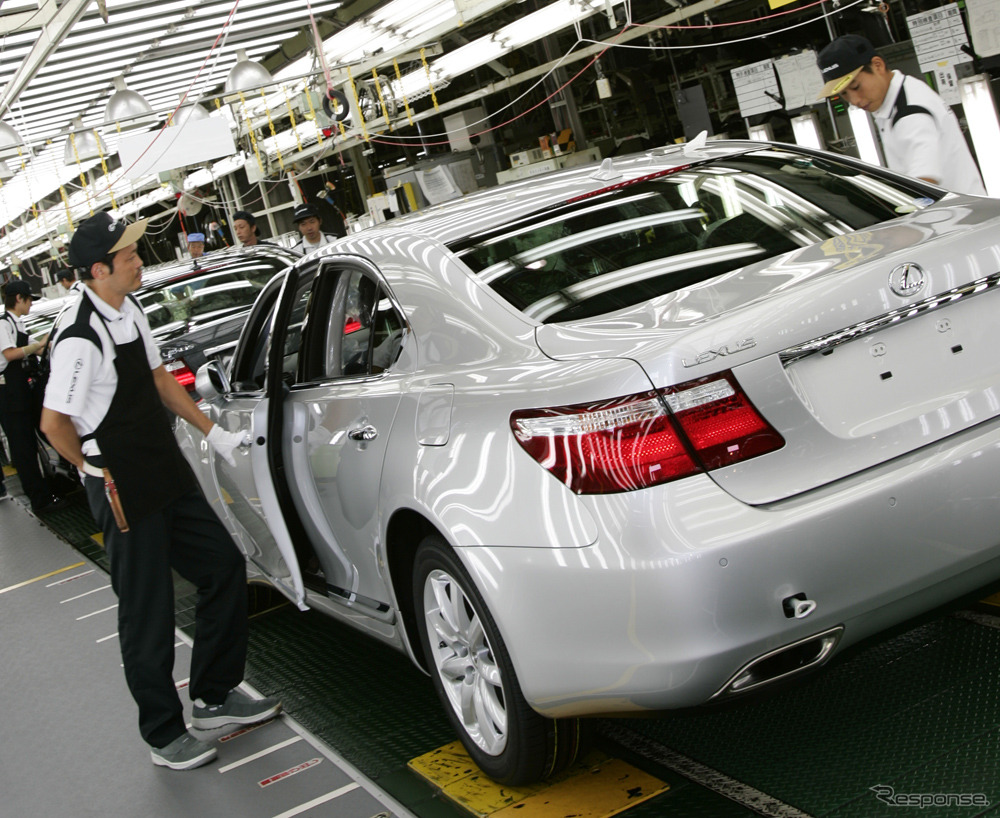 レクサスは国内販売が3％増、3473台だった