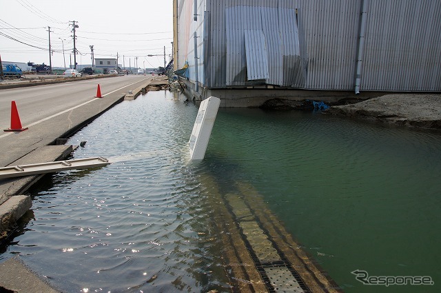 東日本大震災 港湾部では液状化による被害も発生か