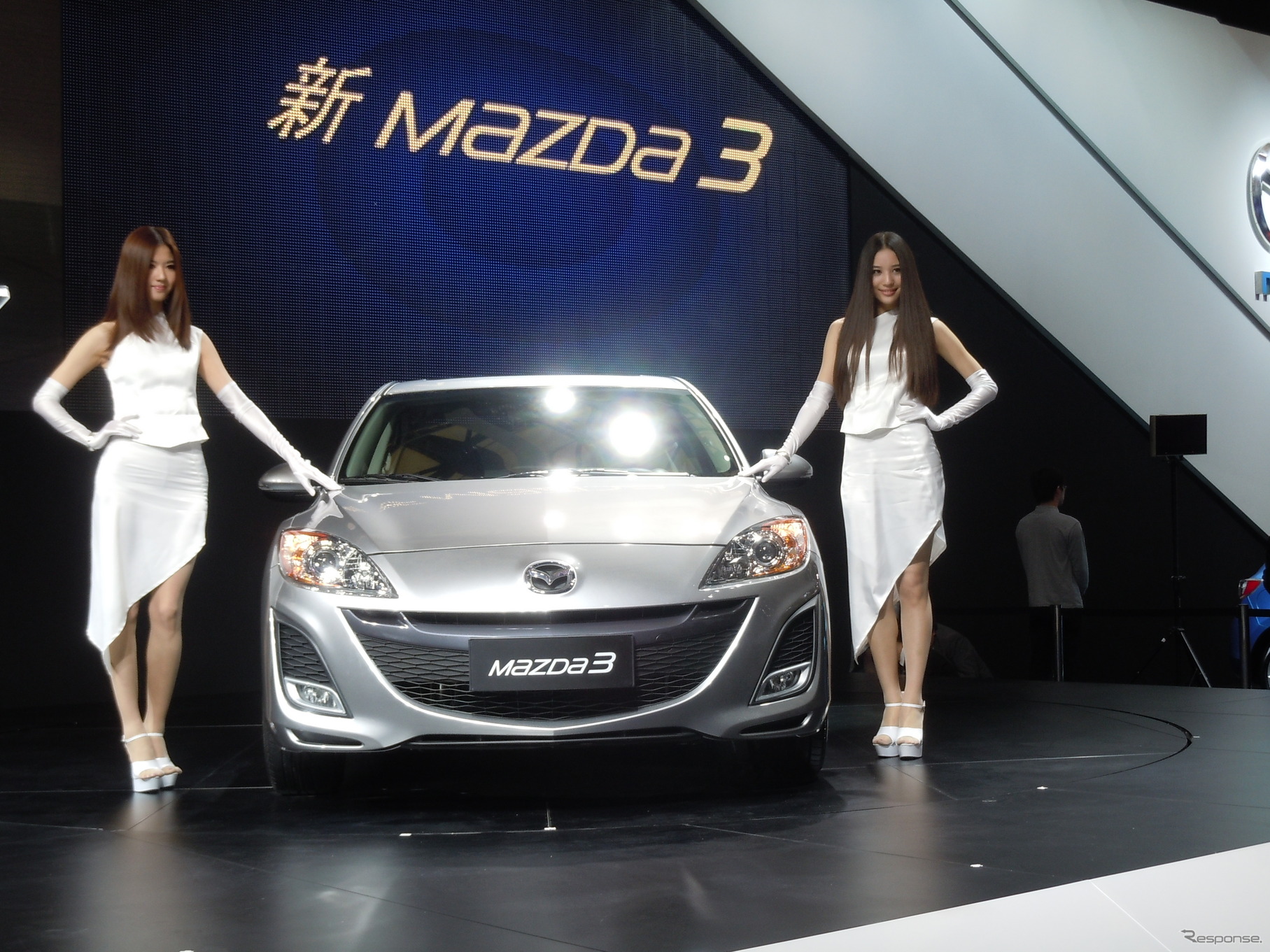 新型Mazda3セダン