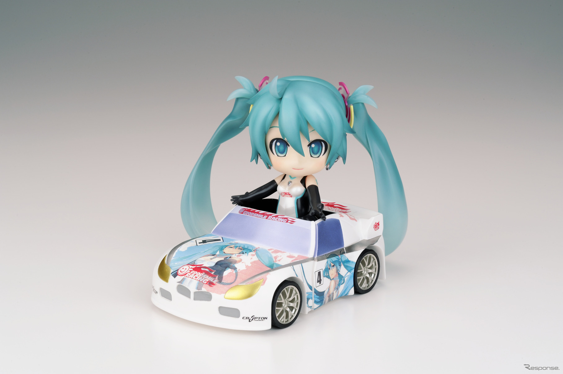 初音ミクレーシングが個人スポンサー募集…それぞれ、ねんどろいどレーシングミク 2011.verが付属