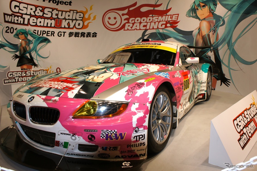 初音ミクGT、SUPER GT 2011年シーズンに参戦を発表（2月。塗装は昨シーズンのもの）