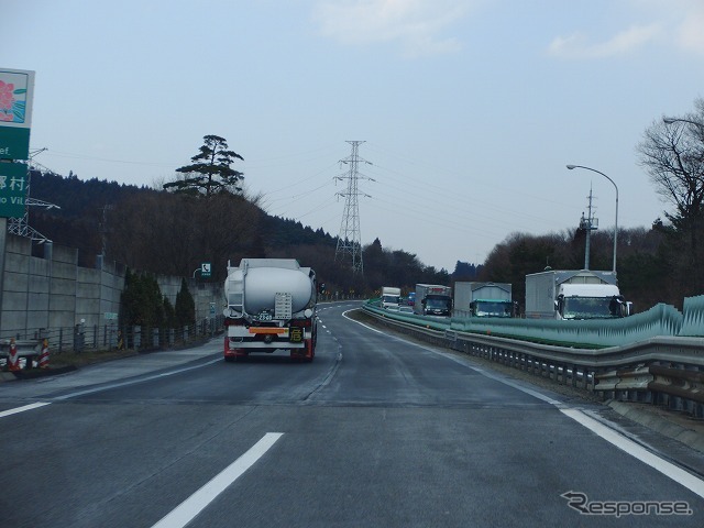 一般車両の通行止めが解除された直後の東北自動車道（3月29日）