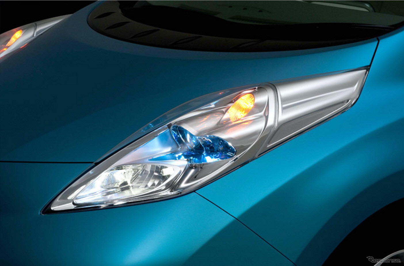 日産 リーフ に採用されたLEDヘッドライトシステム