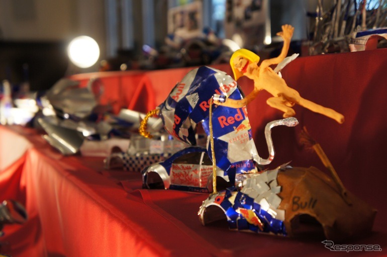 空き缶で作ったマシンが走る…Red Bull Racing Can