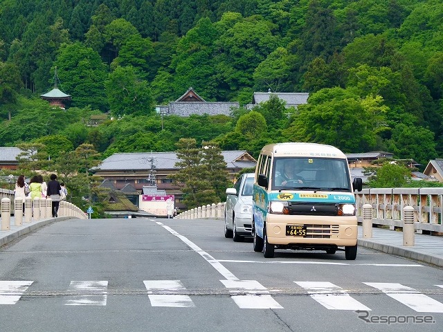 京都嵐山付近を走る三菱ミニキャブMiEV