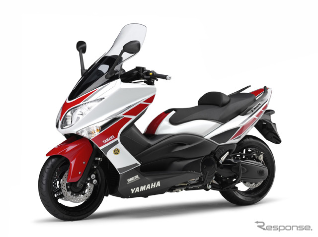 ヤマハ発動機 XP500 TMAX WGP50th Anniversary Edition ブルーイッシュホワイトカクテル1