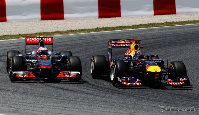 バトン（向かって左）vsアロンソ（F1スペインGP）