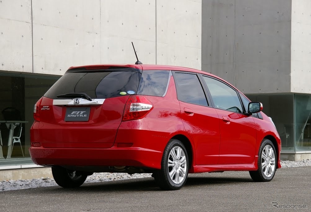 間もなく発売、フィットシャトル