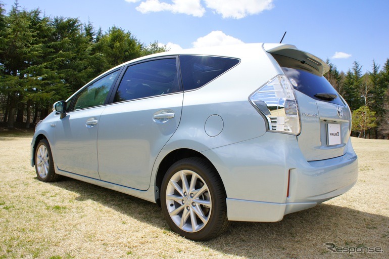 トヨタ・プリウスα