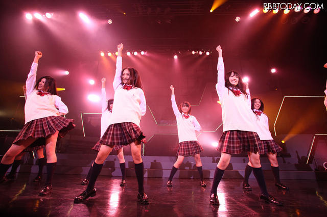 SKE48の第4期生16名が初お披露目……新メンバーはこんな娘たち！ 第4期生だけでのステージ披露。ファンからも熱い視線が