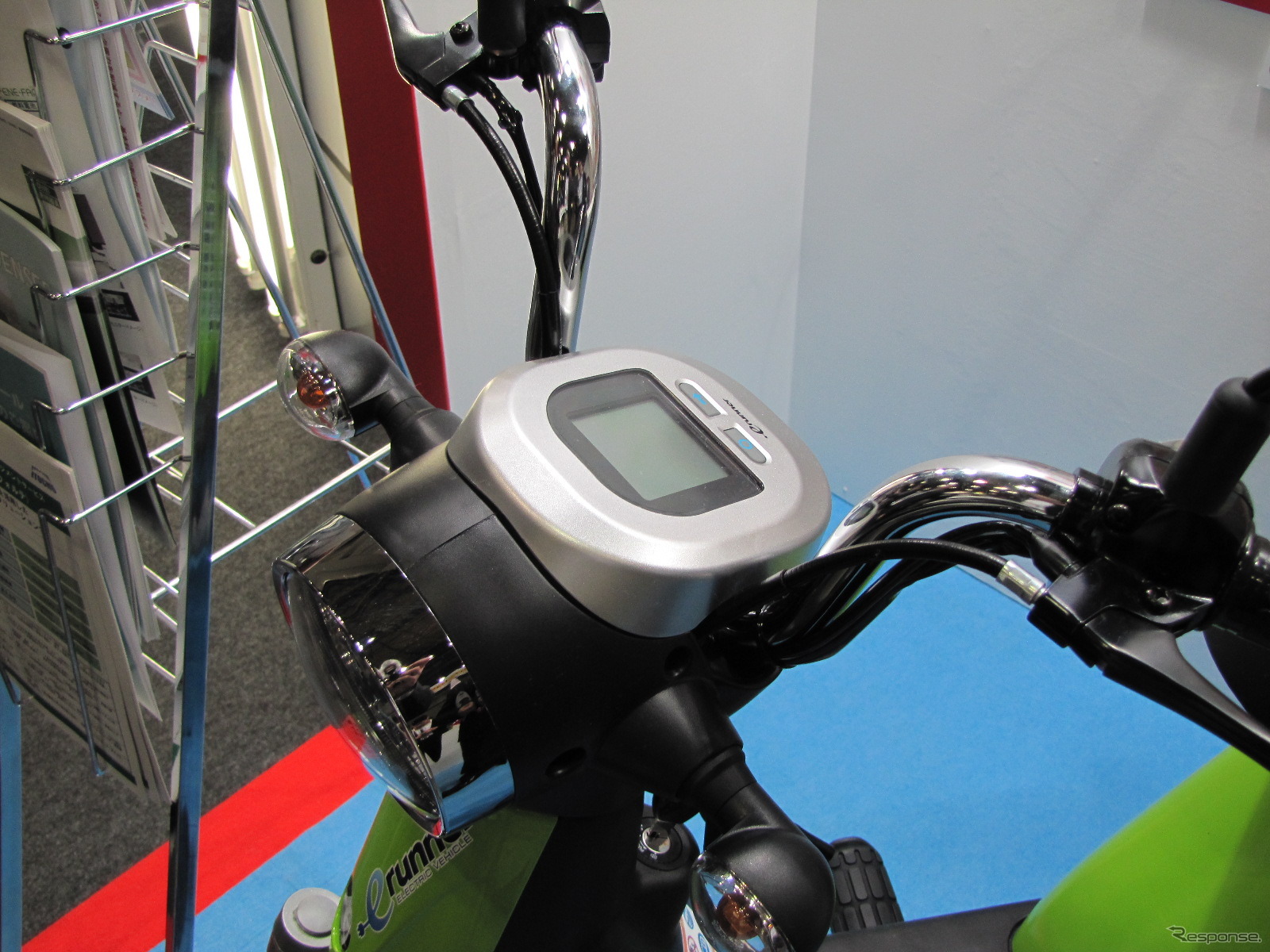 ［NEW環境展11］伊藤忠エネクスの電動バイクに問い合わせ殺到