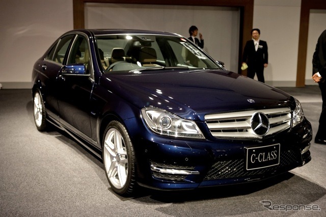 メルセデスベンツCクラス新型、カバンサイトブルー