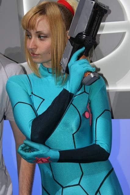 【E3 2011】任天堂ブースで見つけたセクシーなサムス・アラン  【E3 2011】任天堂ブースで見つけたセクシーなサムス・アラン 