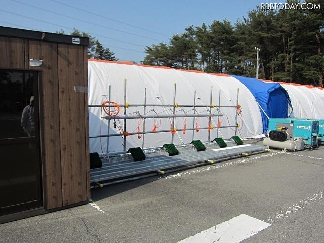東芝休憩所足拭い場（5月15日撮影） 