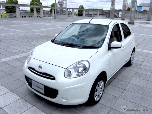 日産マーチ