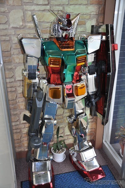 地域塗料販売店のプリモロードが塗装したガンダム