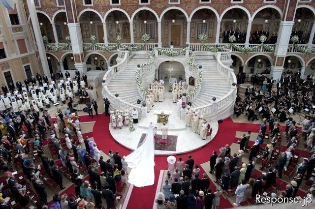 モナコ アルベール2世 結婚…レクサスオープンで市内パレード モナコ公国のアルベール2世公が結婚（2日）
