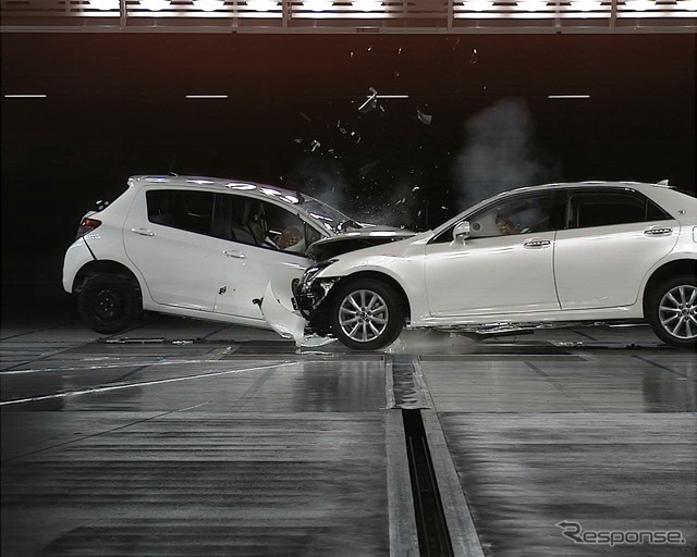 2011 トヨタ安全技術取材会。衝突実験高速写真
