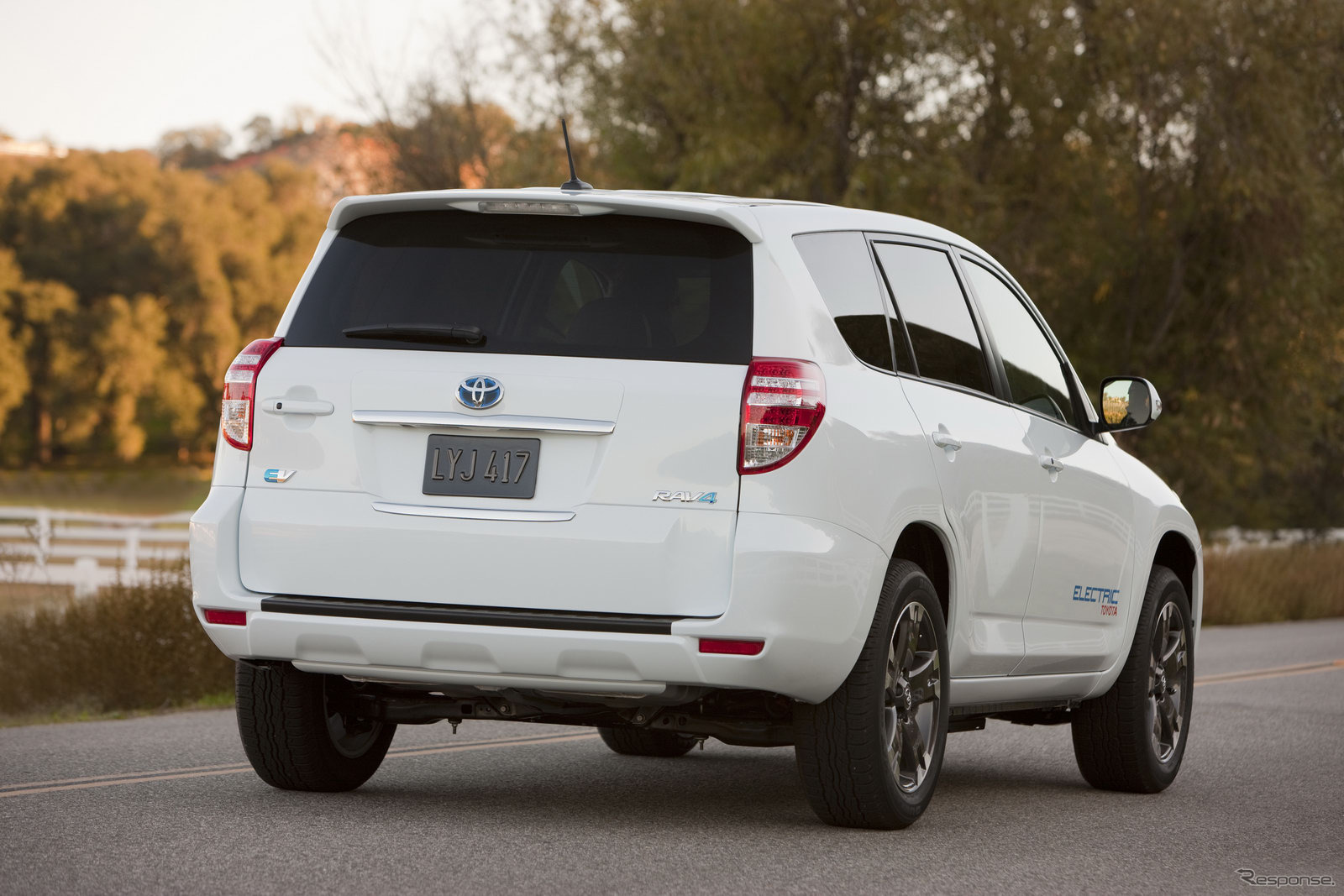 トヨタ自動車が2012年米国で発売予定のRAV4 EV