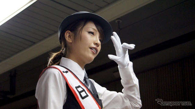 木下優樹菜（8月3日、都営大江戸線・国立競技場駅）