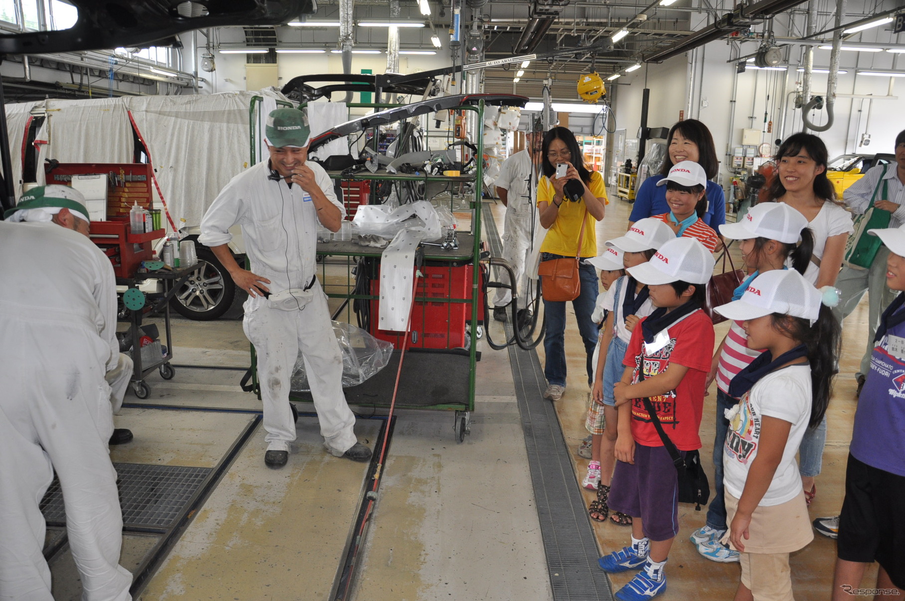 ホンダボディサービス栃木での塗装体験・工場見学のようす