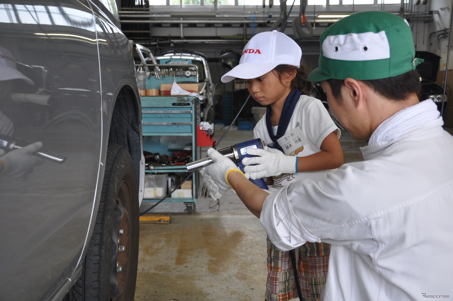 ホンダボディサービス栃木での塗装体験・工場見学のようす