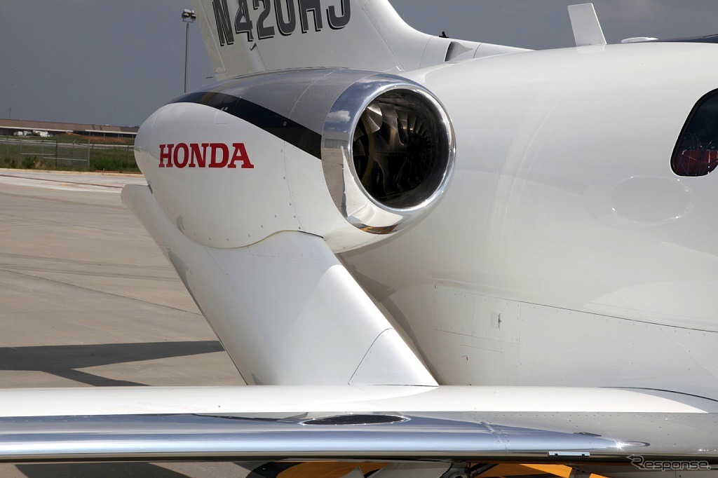 ジェットエンジンの老舗GEとホンダが共同開発したHF120ターボファンエンジンは小型、低燃費、低エミッションが特徴。