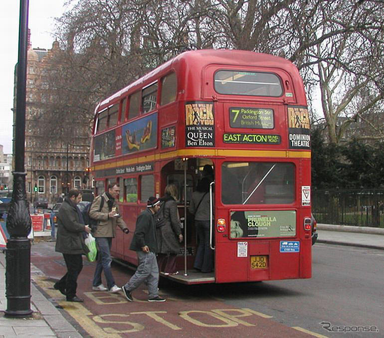 ロンドンの2階建てバス売ります