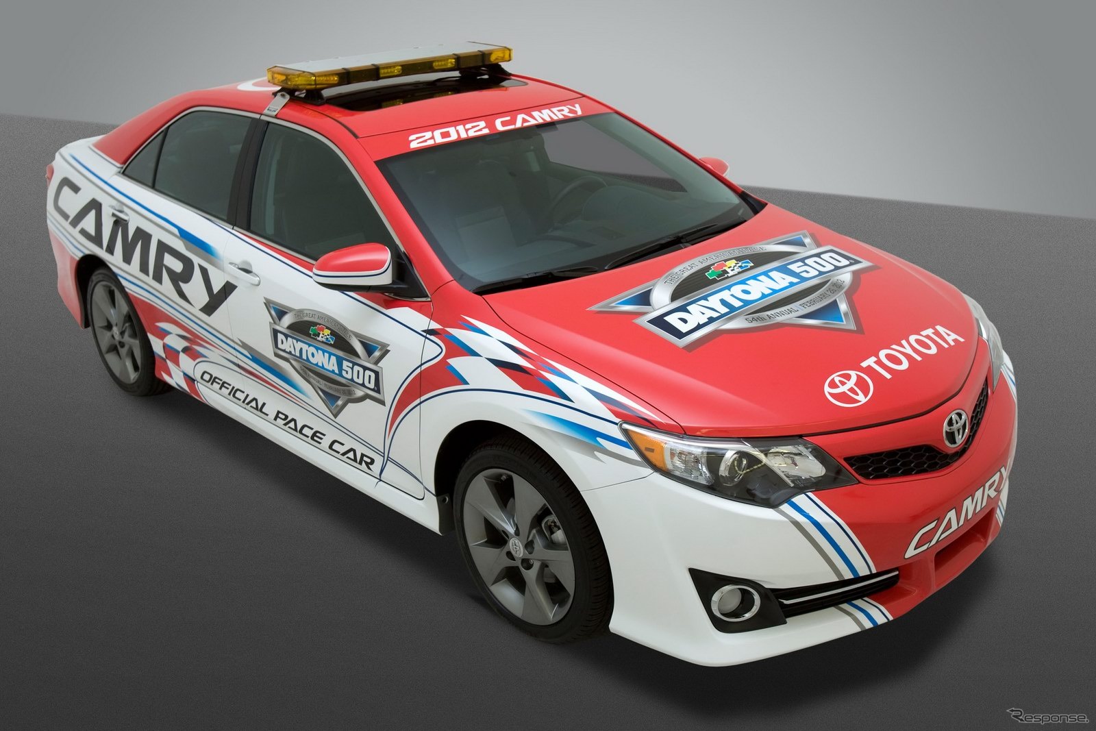 新型カムリのデイトナ500ペースカー