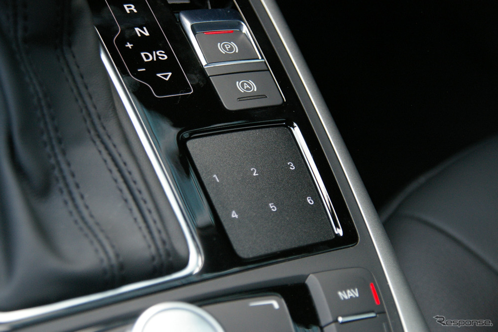 アウディ A6 新型　タッチパッド