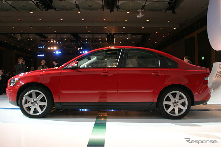 【ボルボ『S40/V50』日本発表】納車は7月ごろから