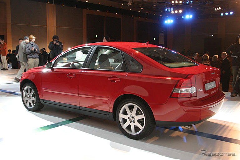 【ボルボ『S40/V50』日本発表】納車は7月ごろから