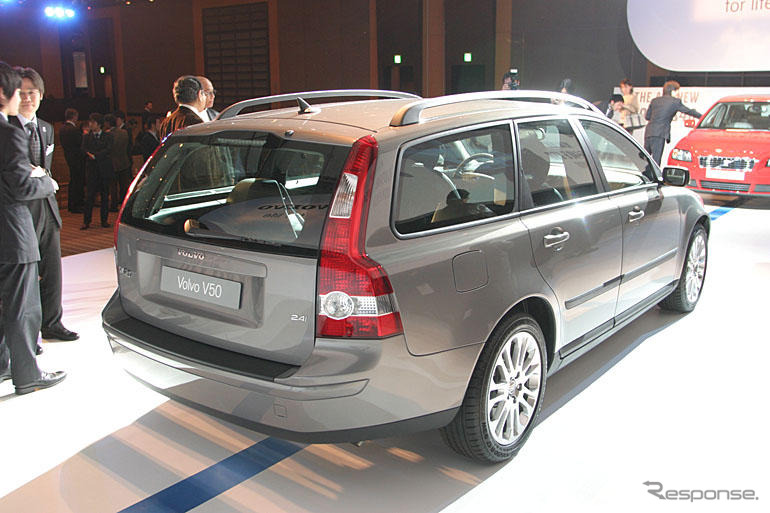 【ボルボ『S40/V50』日本発表】納車は7月ごろから